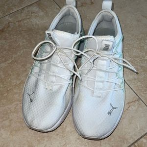 WOMENS PUMA SNEAKERS